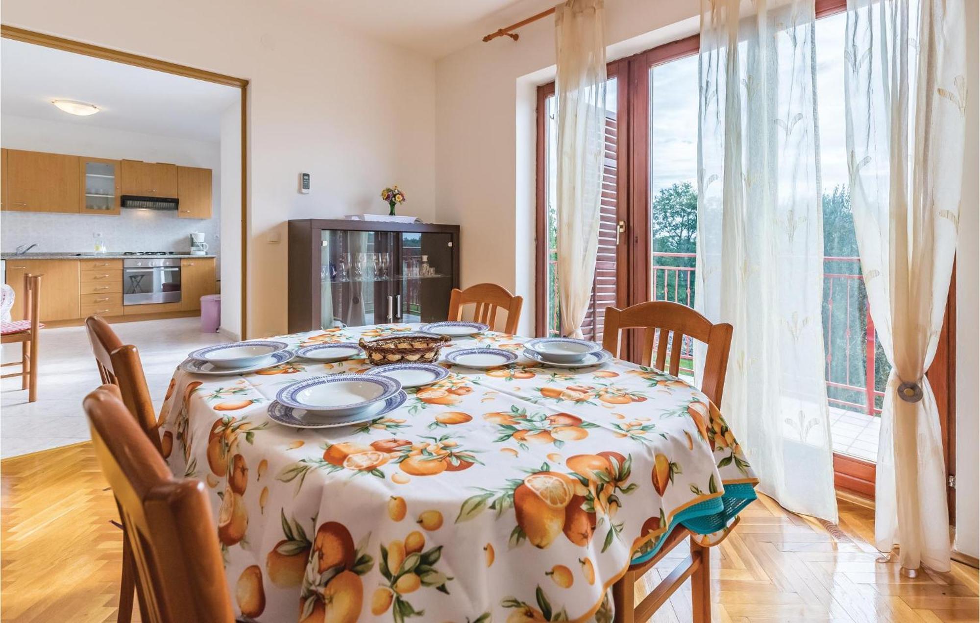 6 Bedroom Nice Home In Segotici 외부 사진