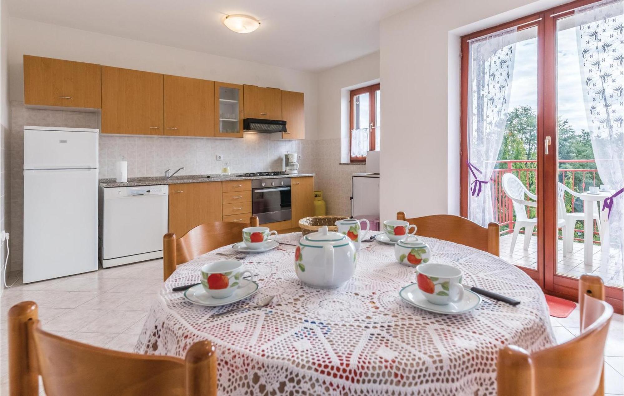 6 Bedroom Nice Home In Segotici 외부 사진