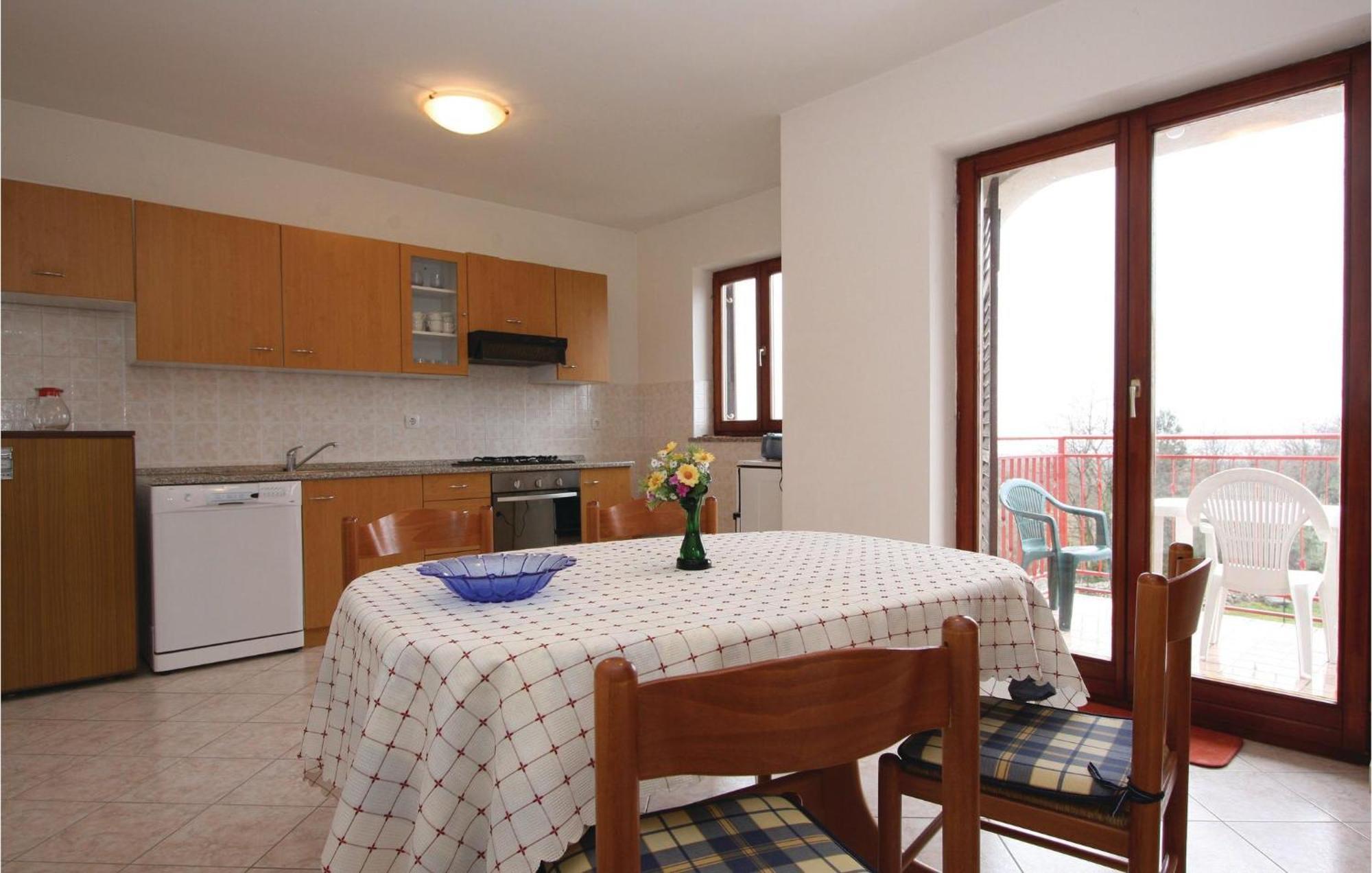 6 Bedroom Nice Home In Segotici 외부 사진