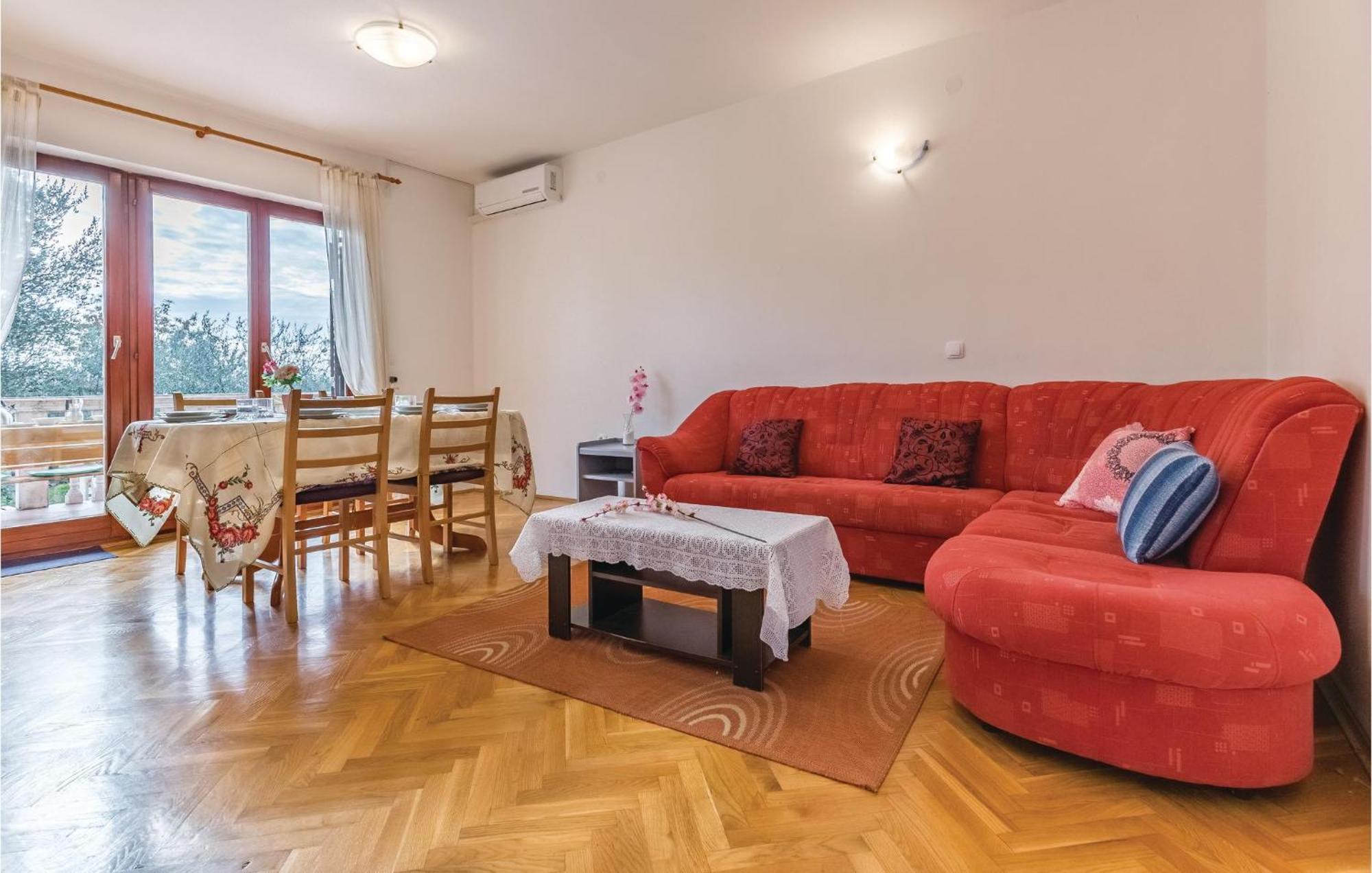 6 Bedroom Nice Home In Segotici 외부 사진