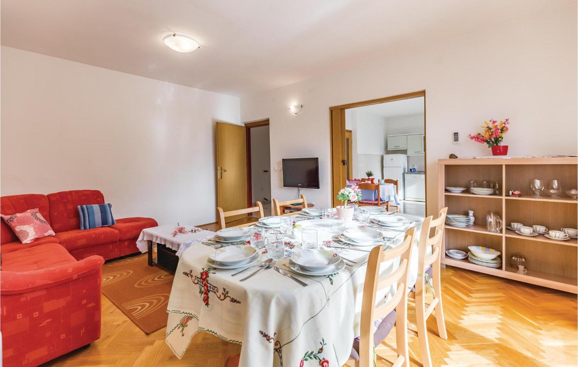 6 Bedroom Nice Home In Segotici 외부 사진
