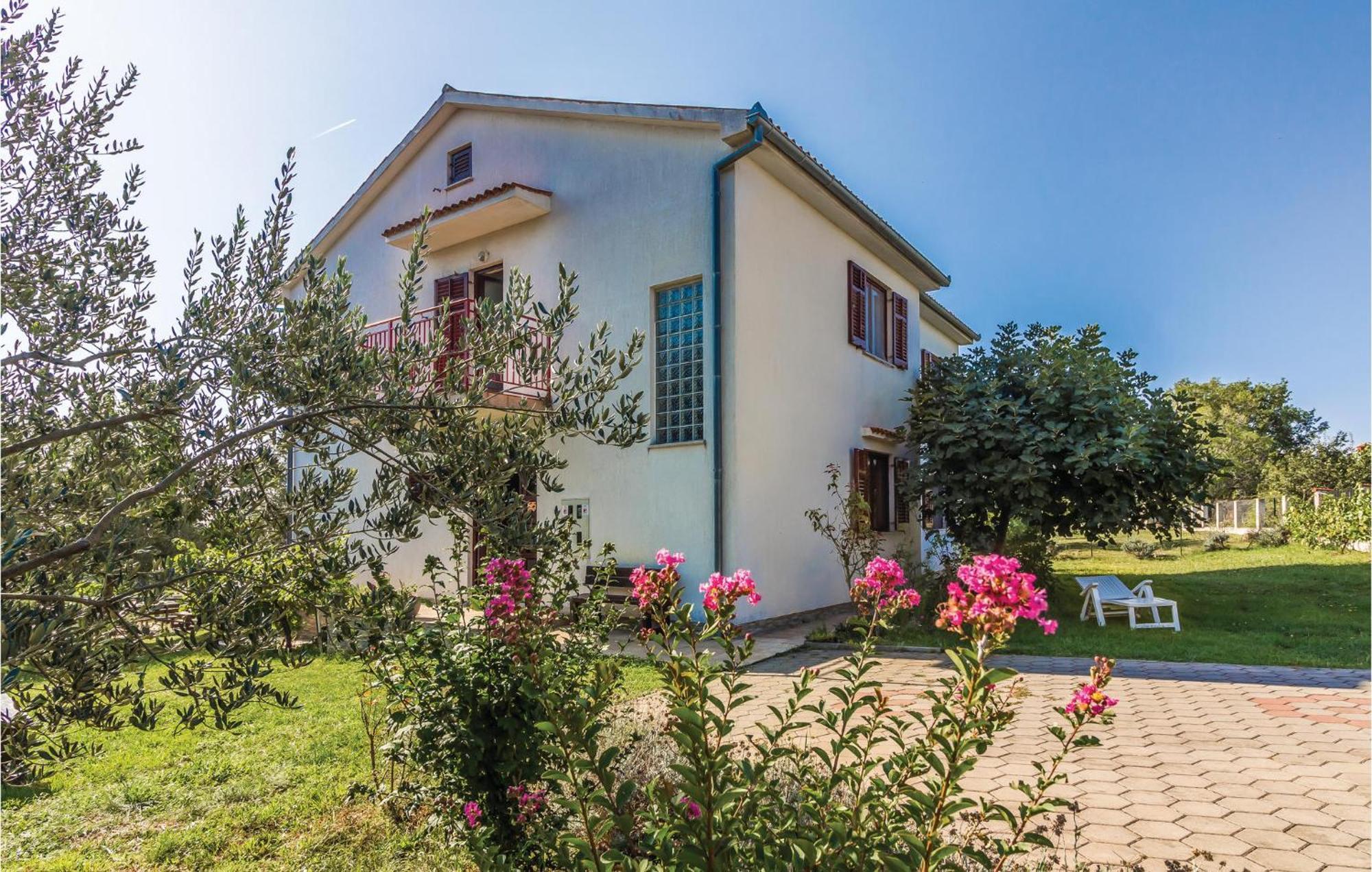 6 Bedroom Nice Home In Segotici 외부 사진
