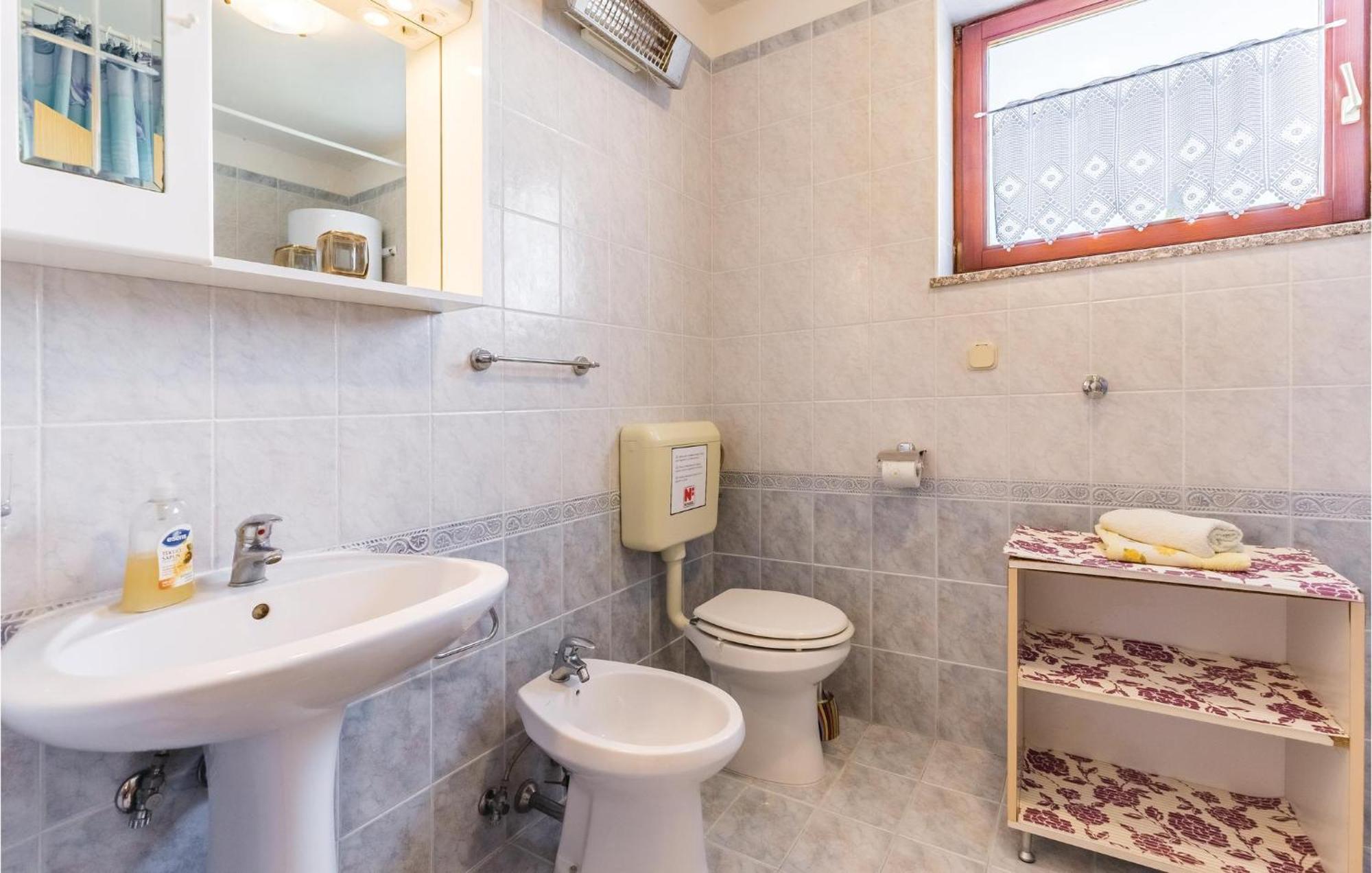 6 Bedroom Nice Home In Segotici 외부 사진